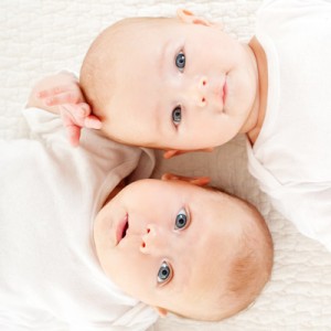 raising-twins-01-pg-full